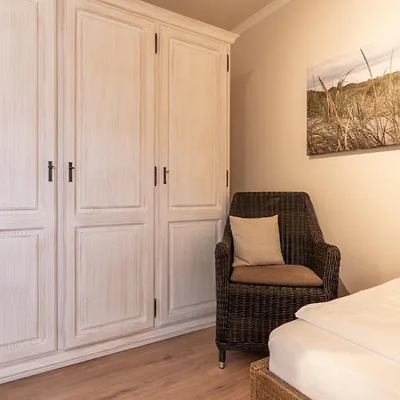 Reetdachhaus Tuemmeldiek Reetdachhaus Tuemmeldiek 6a *