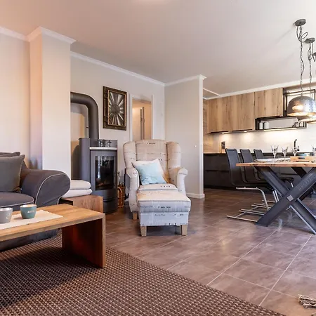 Reetdachhaus Tuemmeldiek Reetdachhaus Tuemmeldiek 6a *