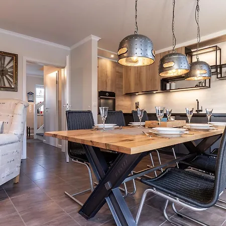 Feriehus Reetdachhaus Tuemmeldiek Reetdachhaus Tuemmeldiek 6a *